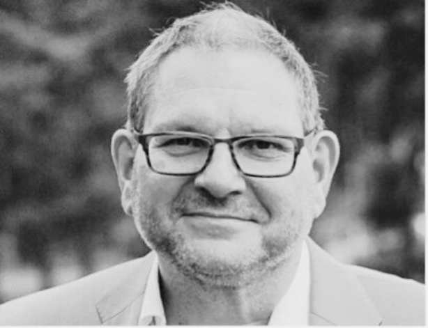Mike Gould bearbeiten 1